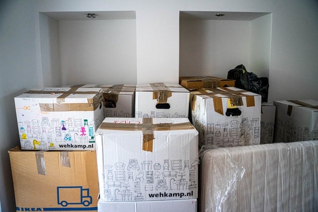 How using a self storage unit can reduce the stress of moving to a new home or city