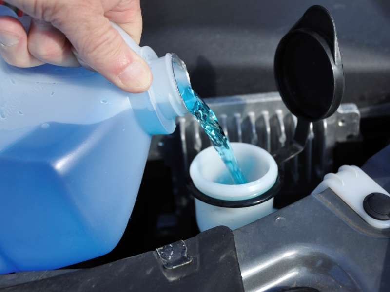 How to check car fluids