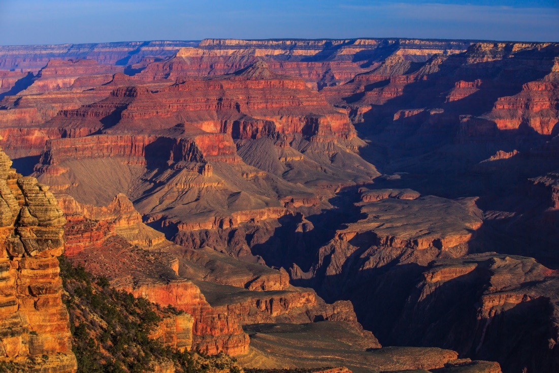 A picture of the Grand Canyon from the south rim.